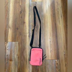 LULULEMON crossbody bag in pink